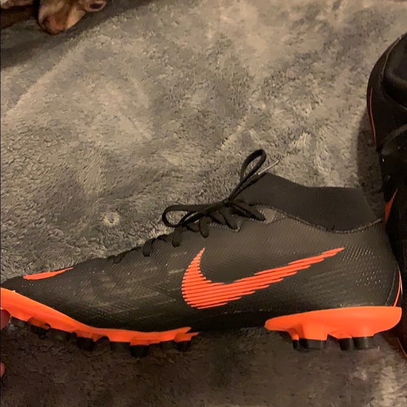 Nike soccer cleats - Picture 3 of 9